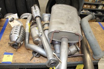 Lot244 - Catalytic Converters Small Exhaust See Pics