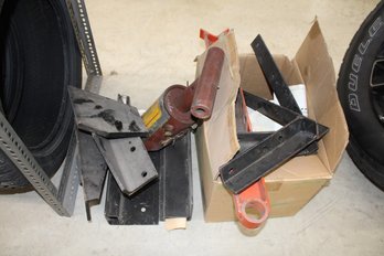 Lot246 - Dump Bed Hoist Piston Frame - Misc