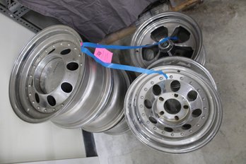 Lot328 - 5 Misc Old School Rims Keystone, Crager Etc See Pics