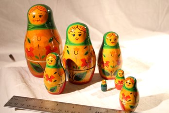 Russian Matryoshka Dolls/nesting Dolls-Set Of 7 -russian Folk Art Dolls, Made In Russia