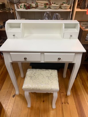 WHITE VANITY WITH BENCH