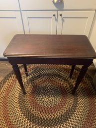 MAHOGANY LIFT TOP BENCH