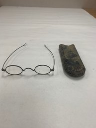 POSSIBLE CIVIL WAR ERA OVAL SHAPE EYE SPECTACLES W/CASE