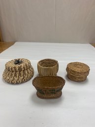 SMALL HAND WOVEN TRINKET BASKETS