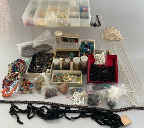 Lot Of Buttons & Beads