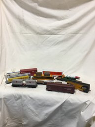 Lot Of HO Scale Cars And Flatbeds