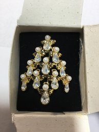 Vintage Angel Tree Pin By Avon In Box