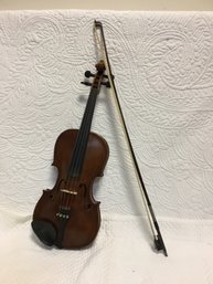 Vintage Unlabeled Violin And Bow In Case